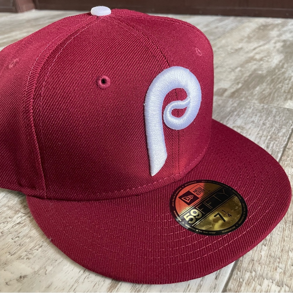 New Size 7 1/4 New Era Philadelphia Phillies Fitted Baseball Hat